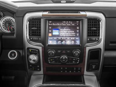2017 RAM 1500 Laramie Crew Cab 4x4 6'4" Box