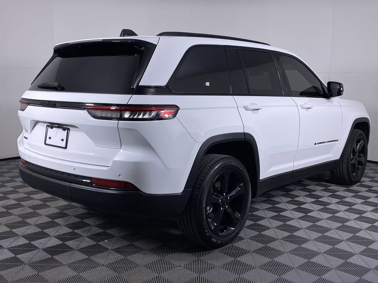 2023 Jeep Grand Cherokee Altitude X 4x4