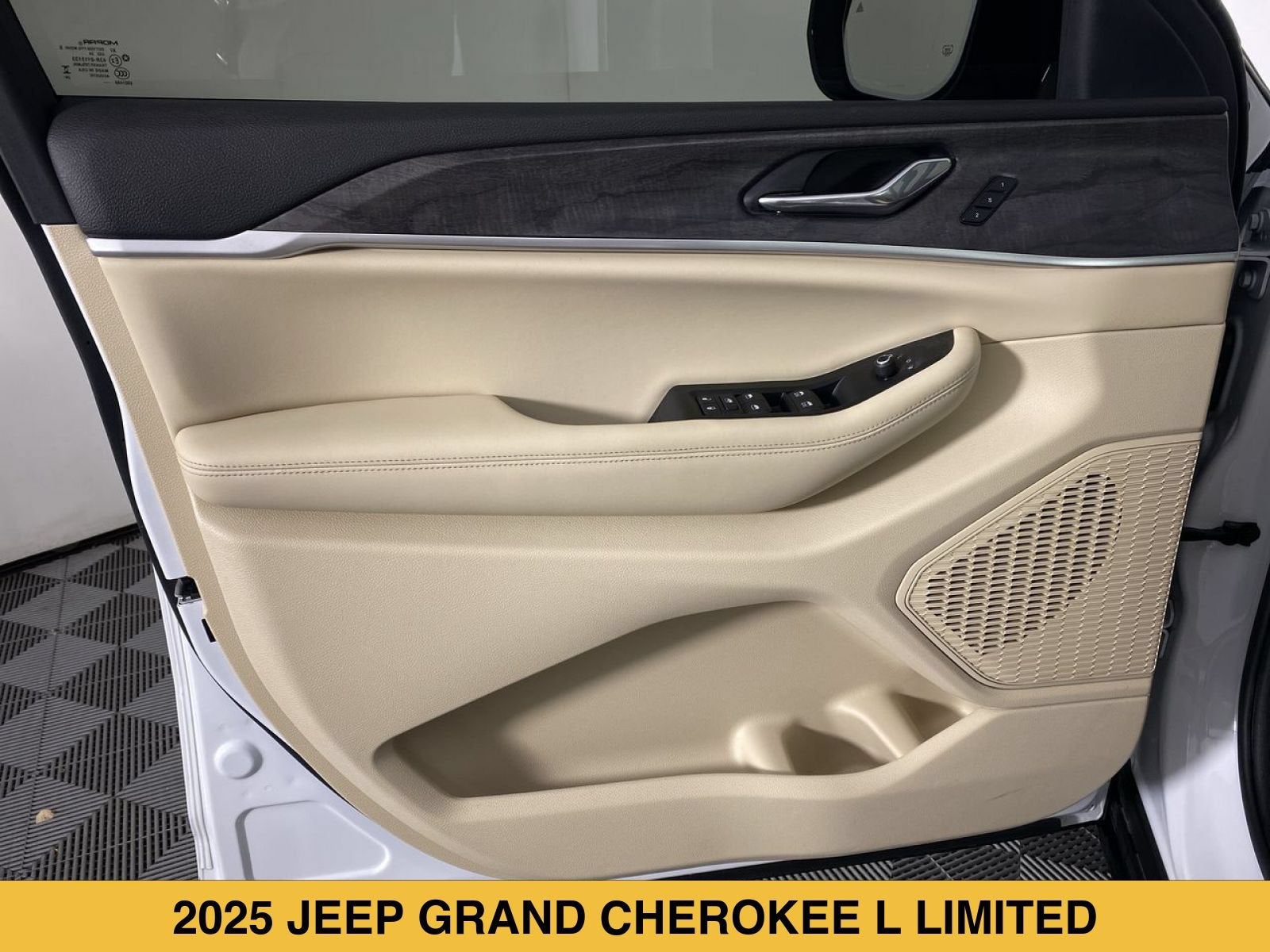 2025 Jeep Grand Cherokee L Limited 4x4