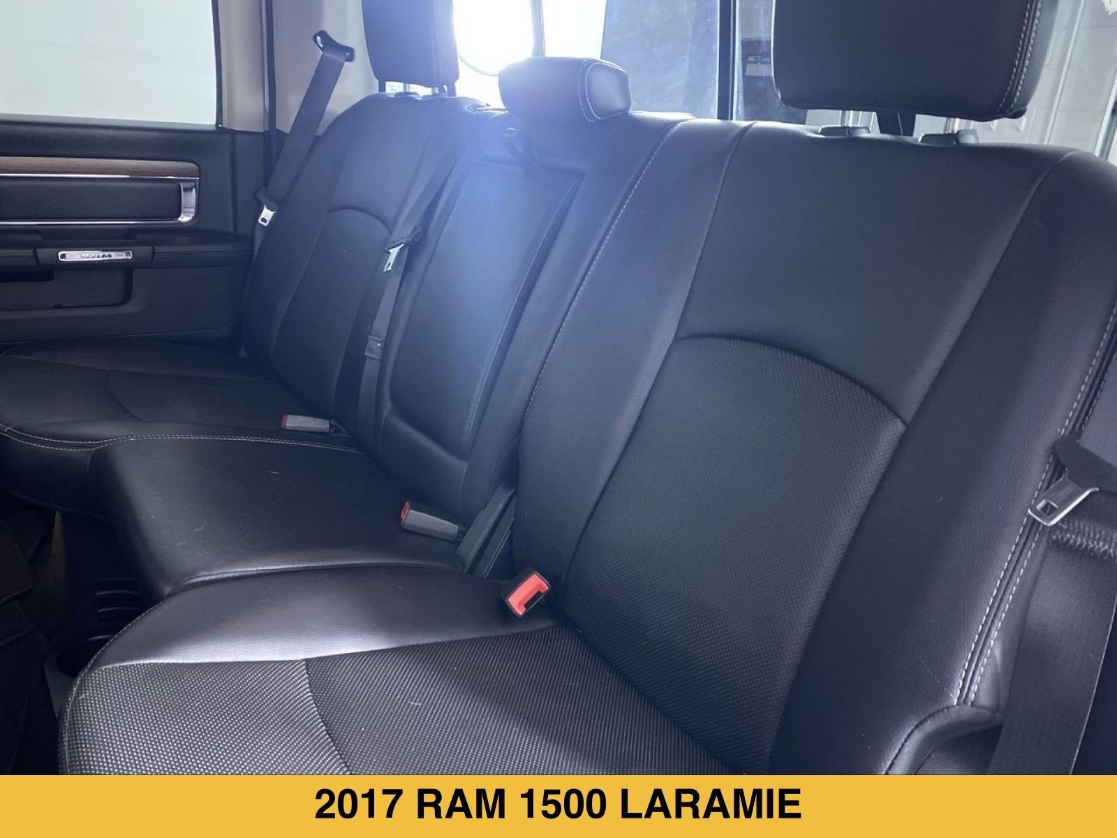 2017 RAM 1500 Laramie Crew Cab 4x4 6'4" Box