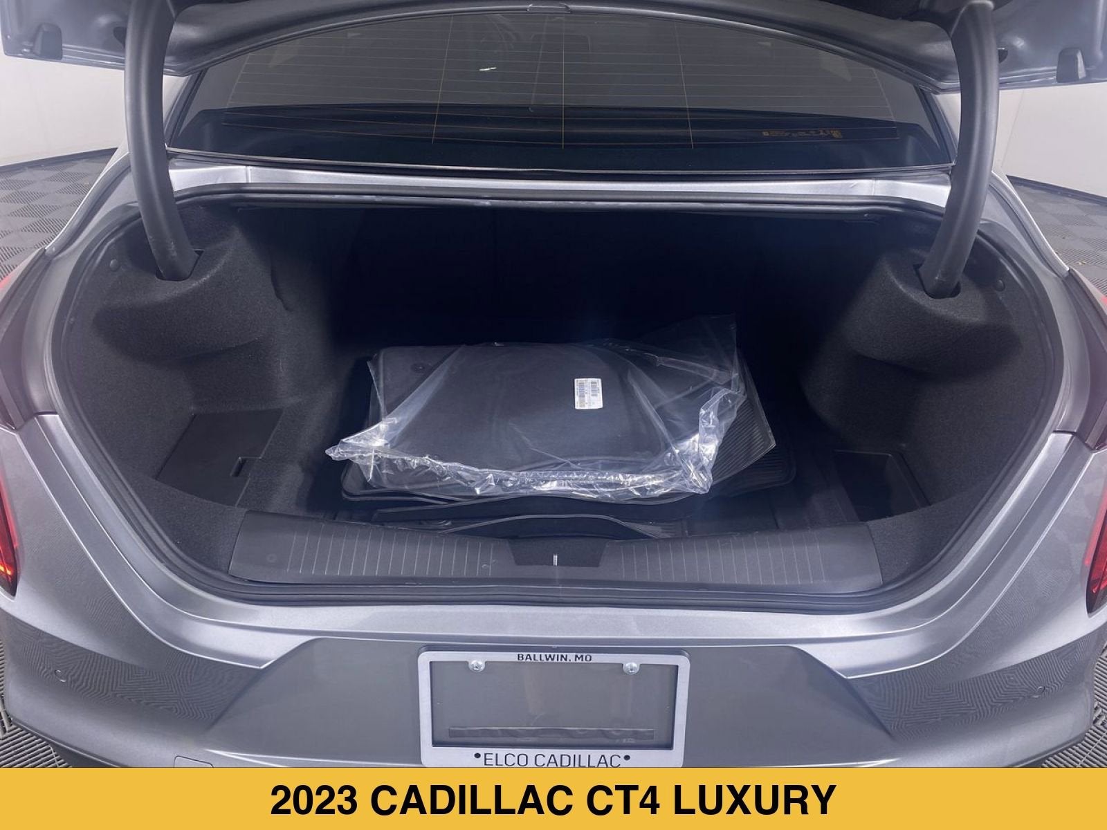 2023 Cadillac CT4 Luxury