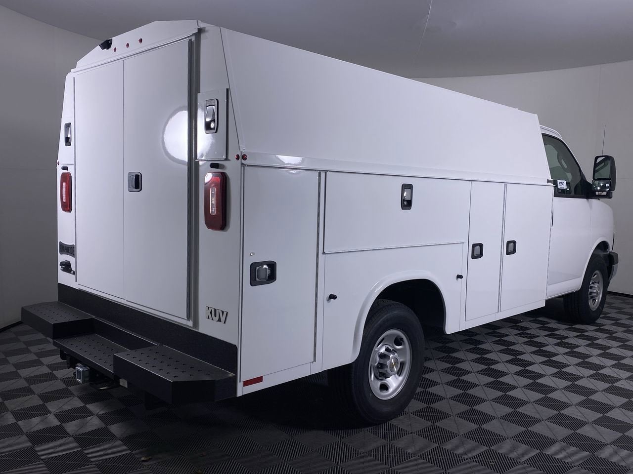 2025 Chevrolet Express Cutaway 3500 1WT