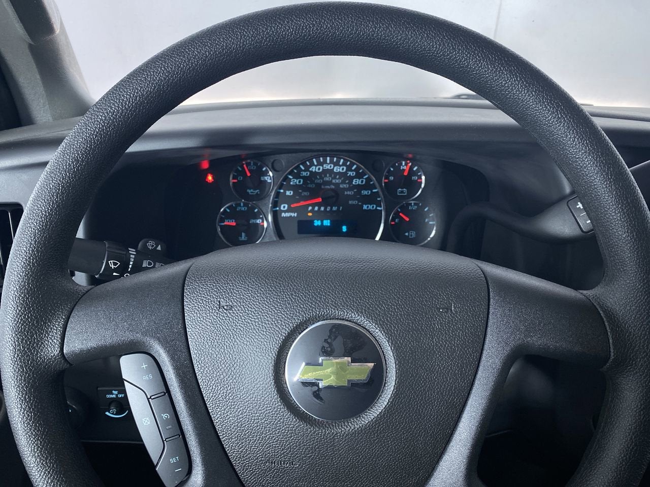 2025 Chevrolet Express Cutaway 3500 1WT