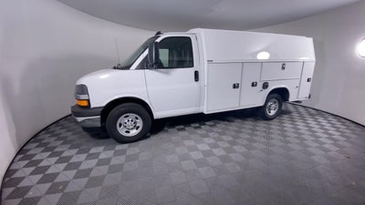 2025 Chevrolet Express Cutaway 3500 1WT