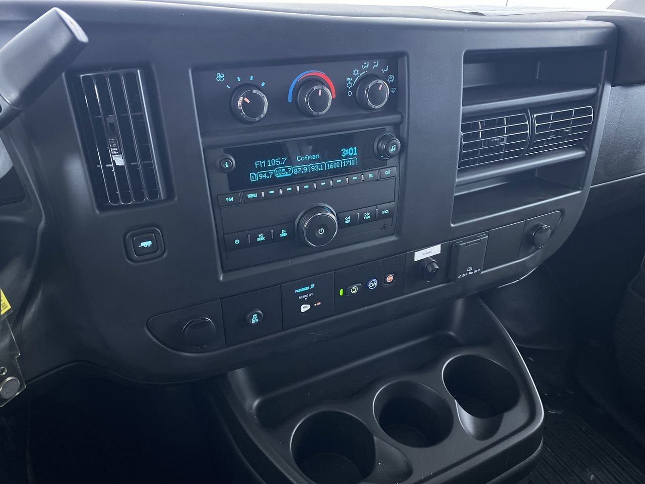 2025 Chevrolet Express Cutaway 3500 1WT