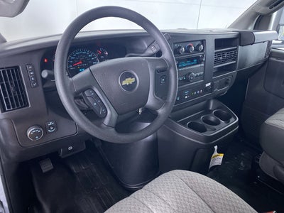 2025 Chevrolet Express Cutaway 3500 1WT