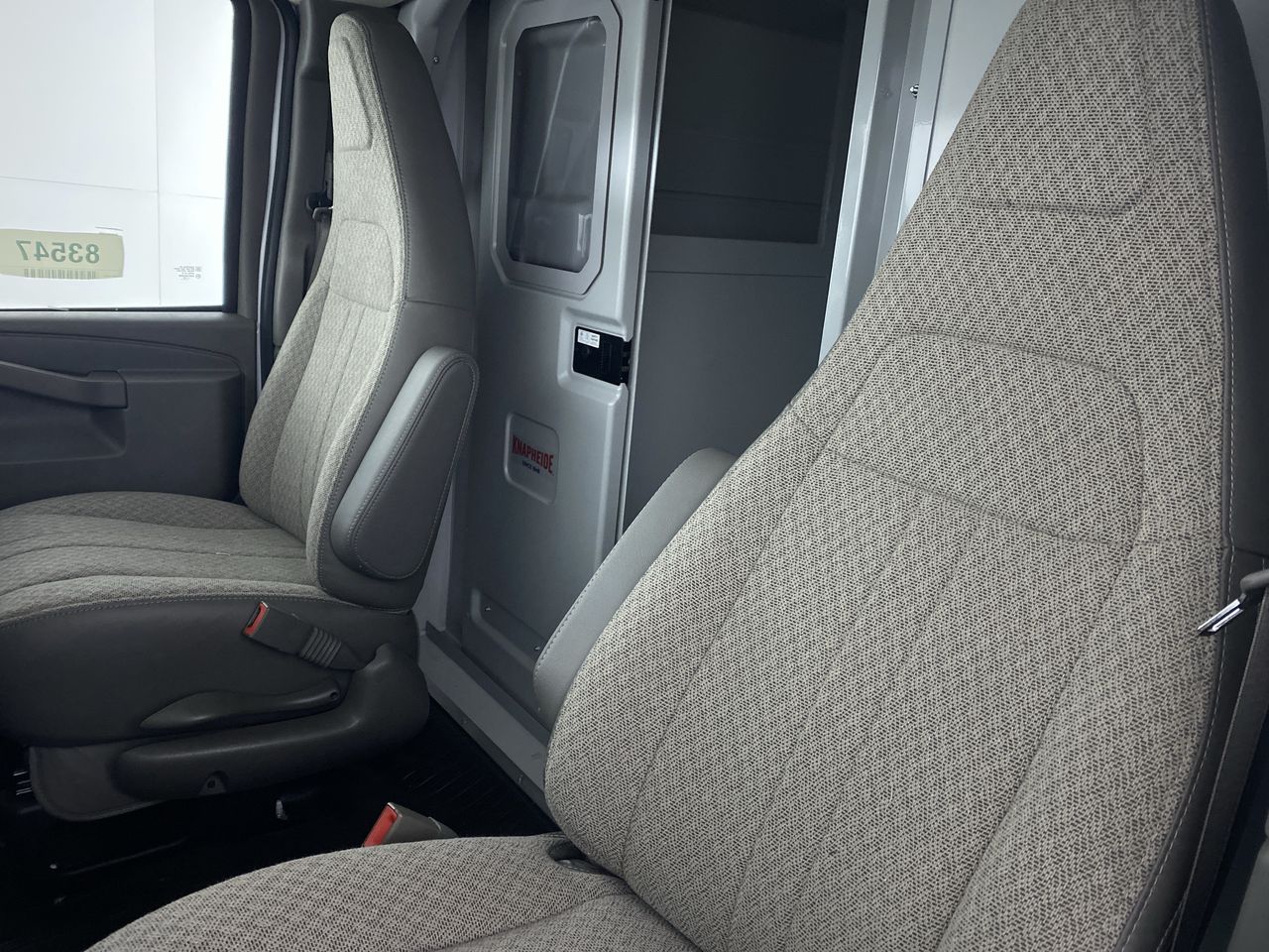 2025 Chevrolet Express Cutaway 3500 1WT