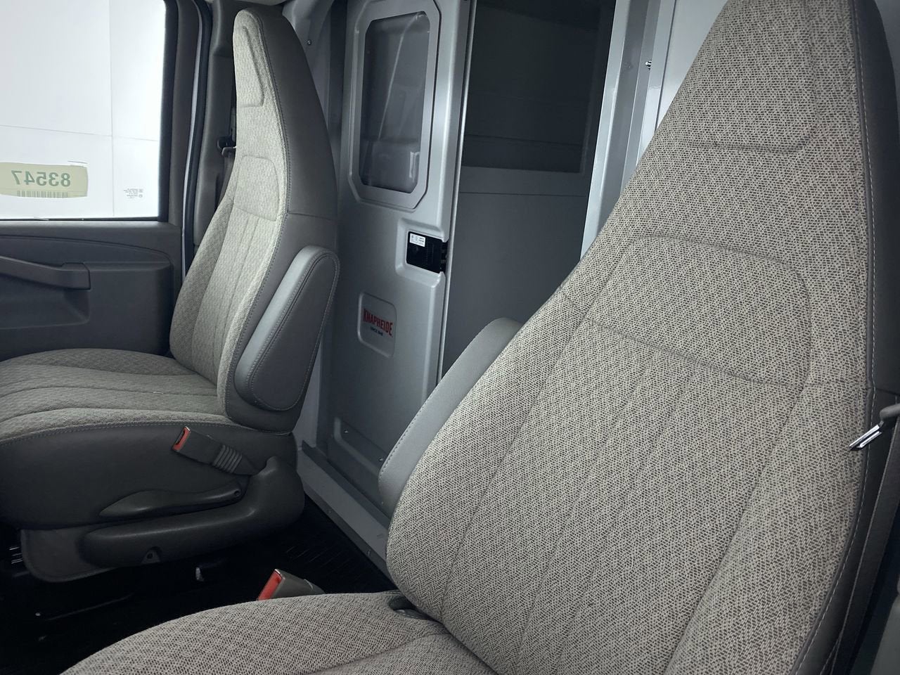 2025 Chevrolet Express Cutaway 3500 1WT