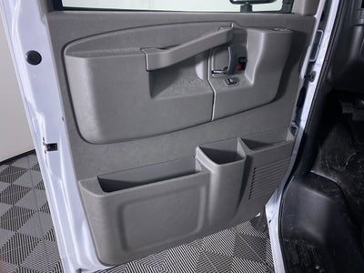 2025 Chevrolet Express Cutaway 3500 1WT