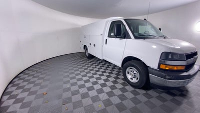 2025 Chevrolet Express Cutaway 3500 1WT