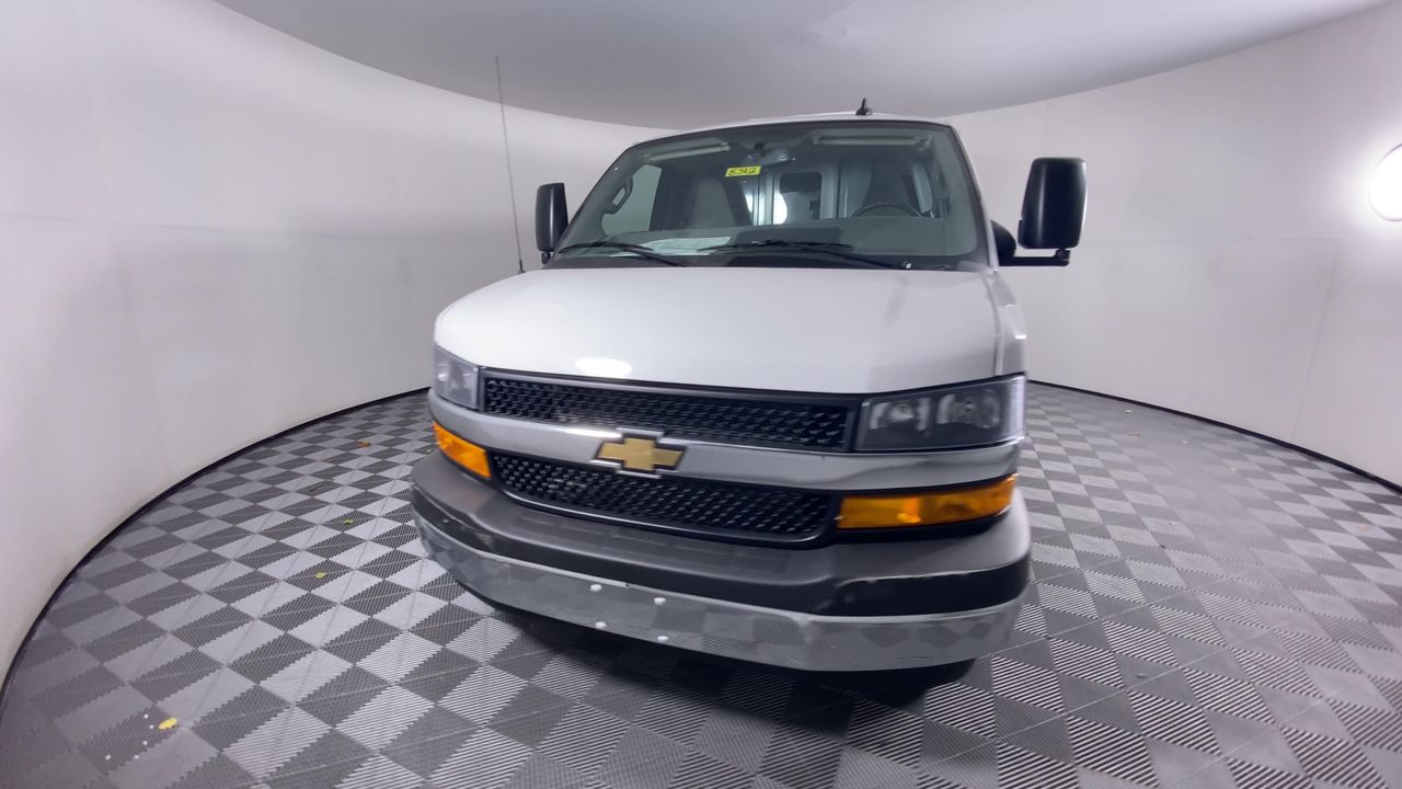 2025 Chevrolet Express Cutaway 3500 1WT