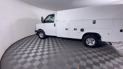 2025 Chevrolet Express Cutaway 3500 1WT