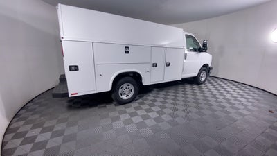 2025 Chevrolet Express Cutaway 3500 1WT