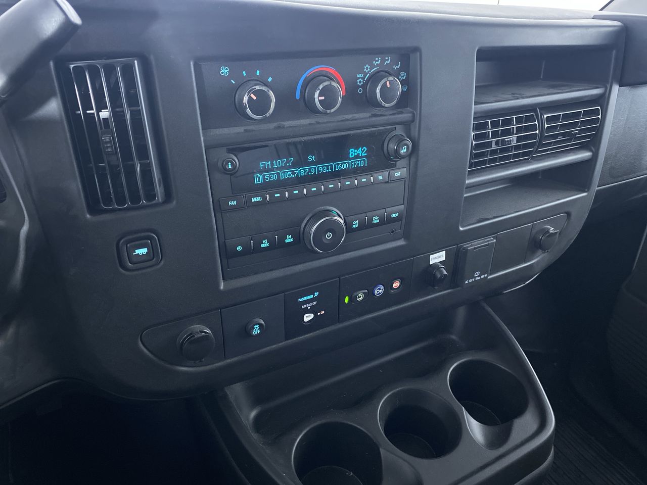 2025 Chevrolet Express Cutaway 3500 1WT