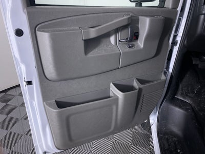 2025 Chevrolet Express Cutaway 3500 1WT