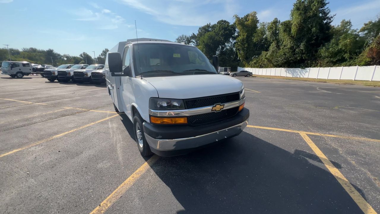 2025 Chevrolet Express Cutaway 3500 1WT