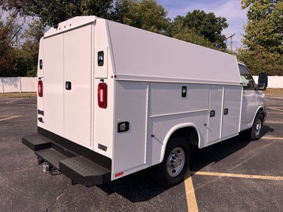 2025 Chevrolet Express Cutaway 3500 1WT
