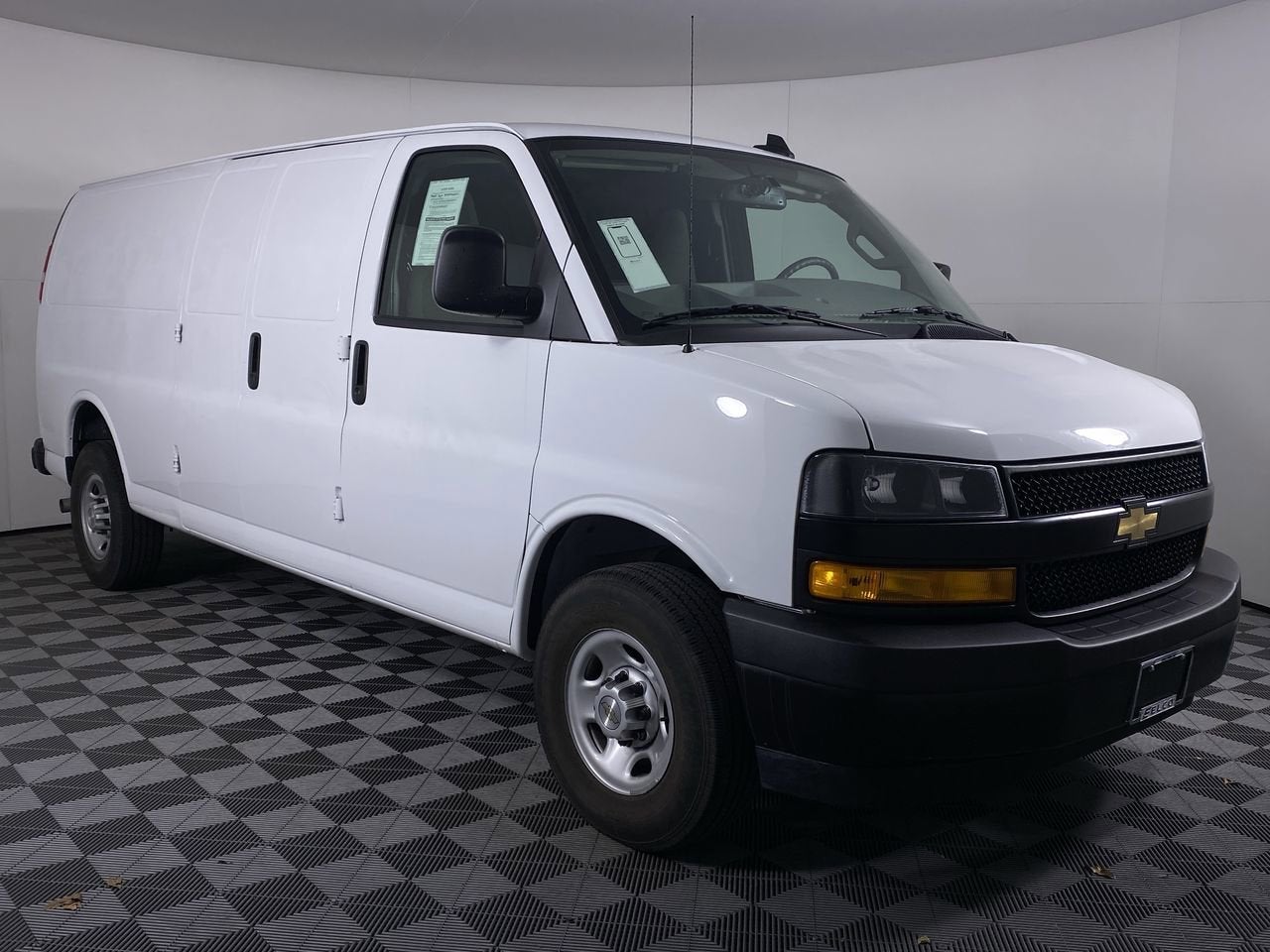 2024 Chevrolet Express Cargo 2500 WT
