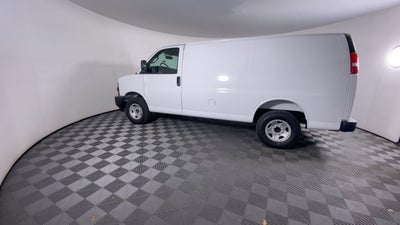 2025 Chevrolet Express Cargo 3500 WT