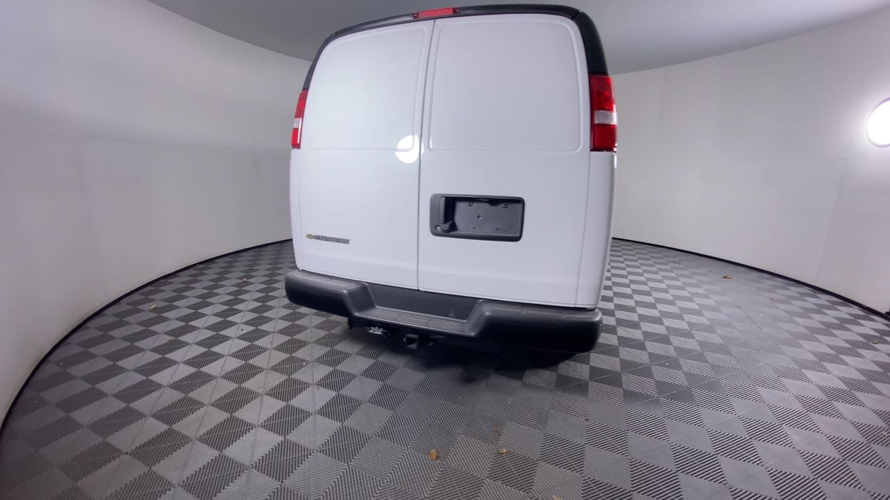 2025 Chevrolet Express Cargo 3500 WT