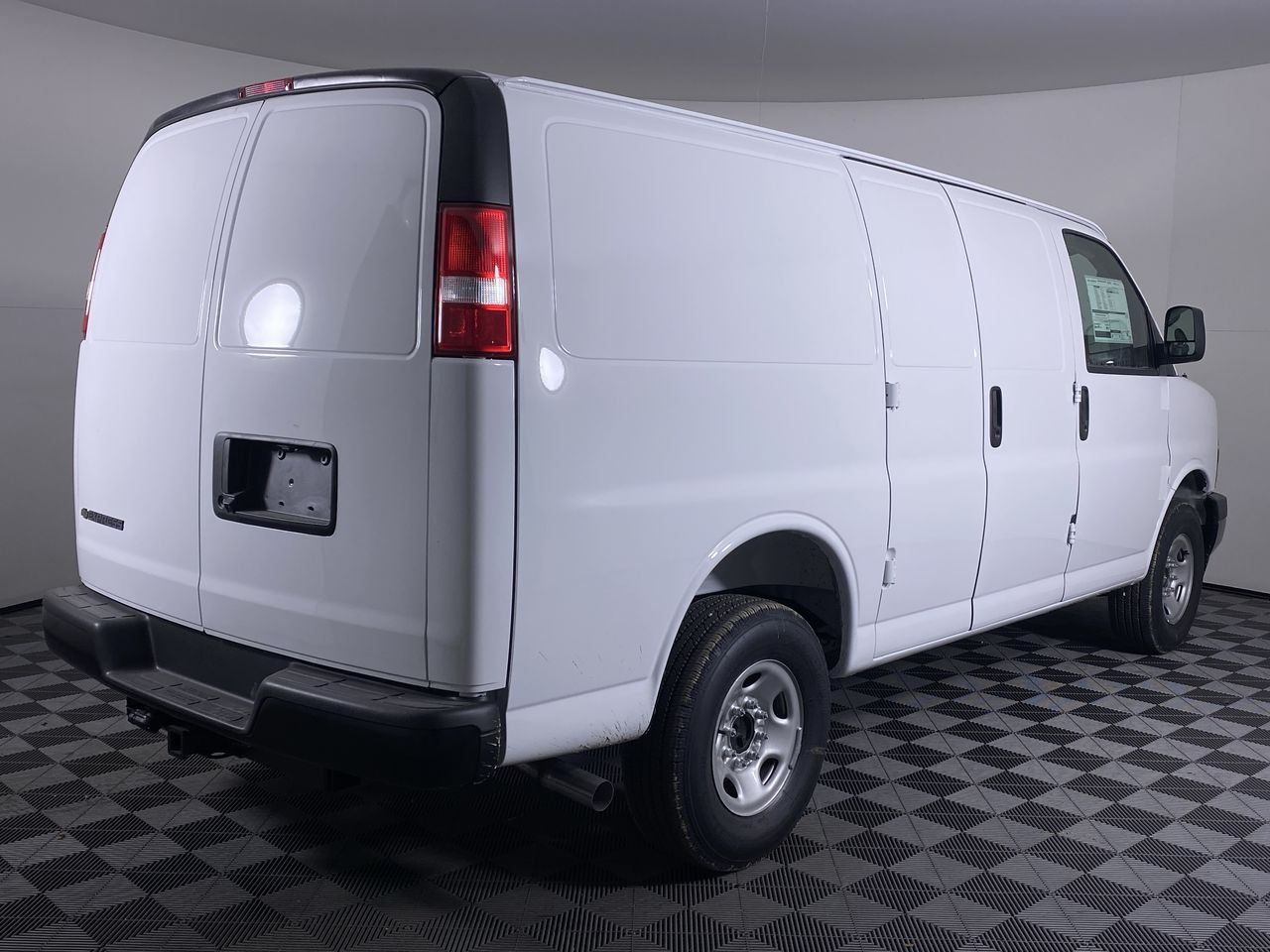 2025 Chevrolet Express Cargo 3500 WT