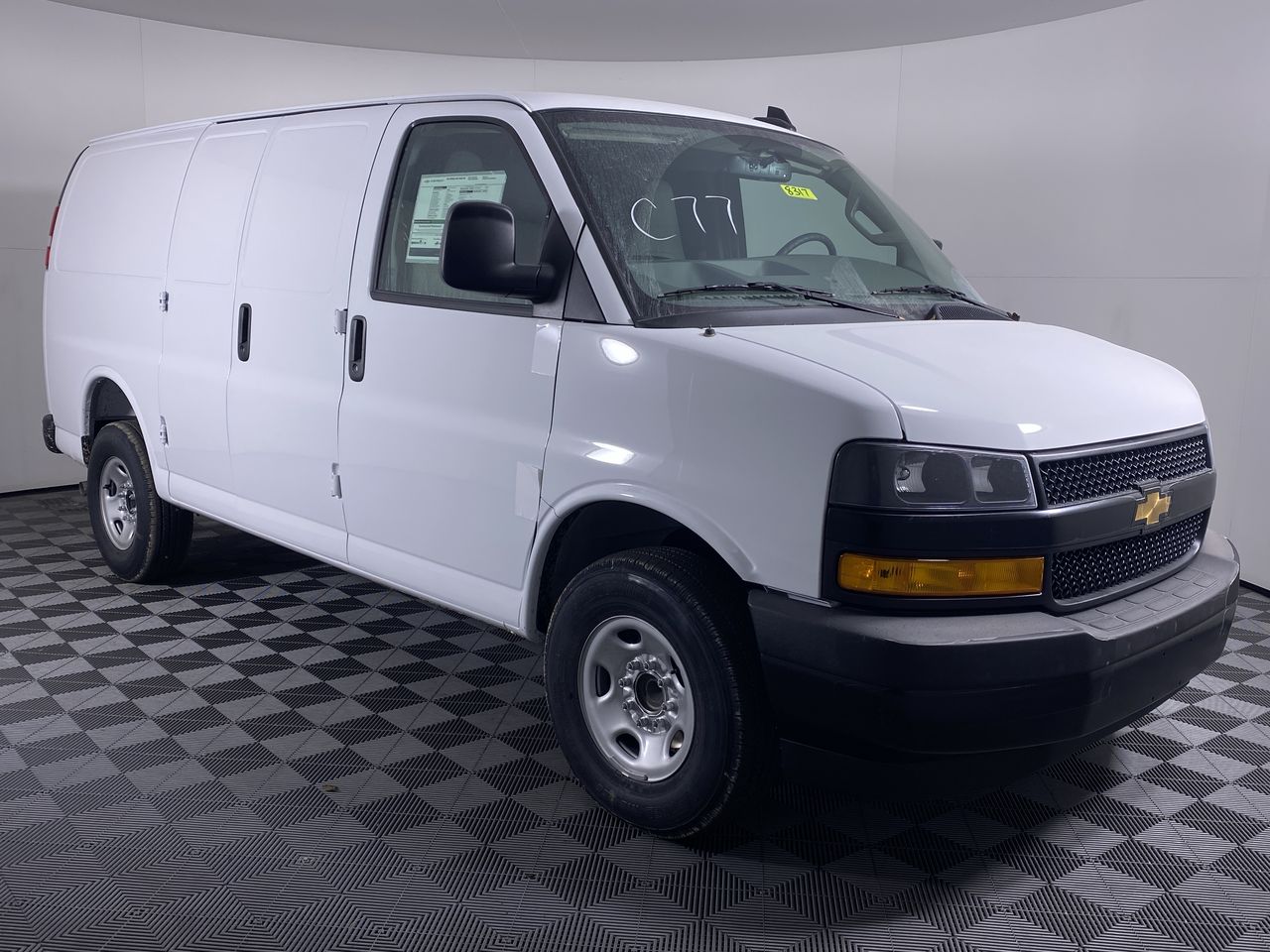 2025 Chevrolet Express Cargo 3500 WT