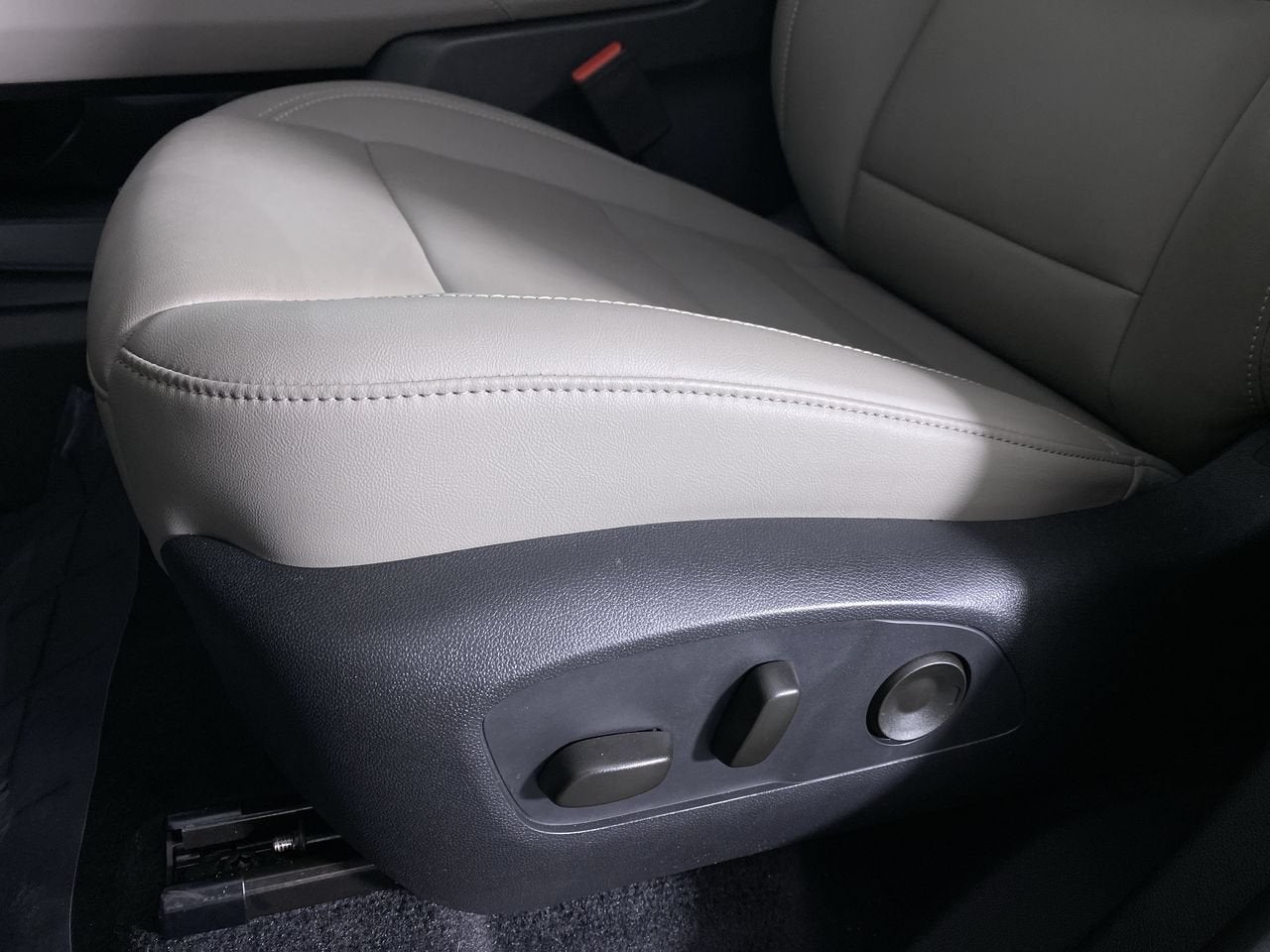 2026 GMC Acadia Elevation - Photo 10