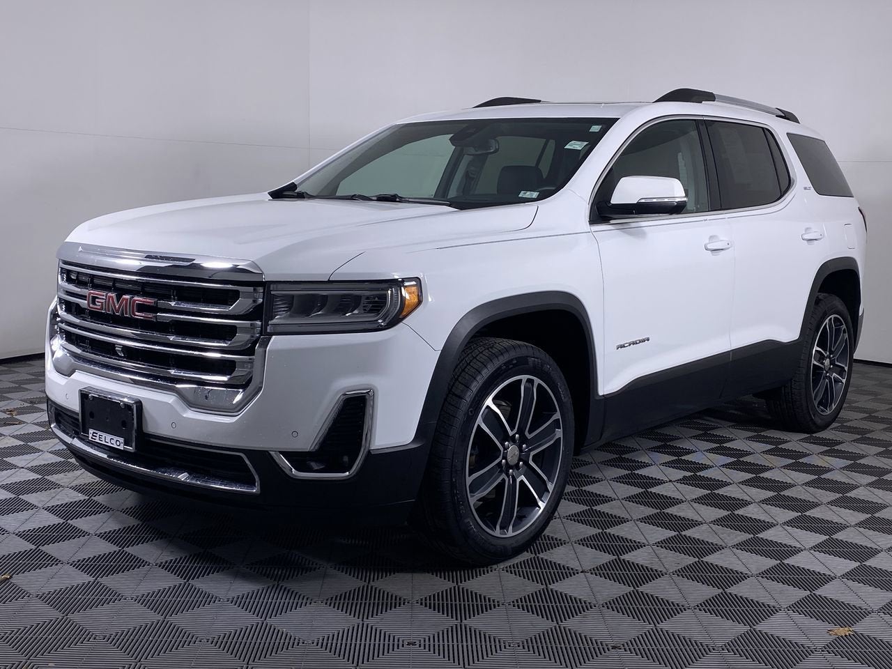 2023 GMC Acadia SLT