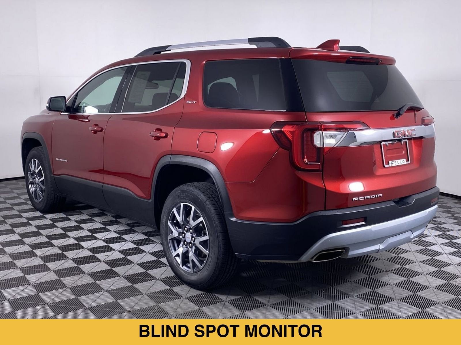 2023 GMC Acadia SLT