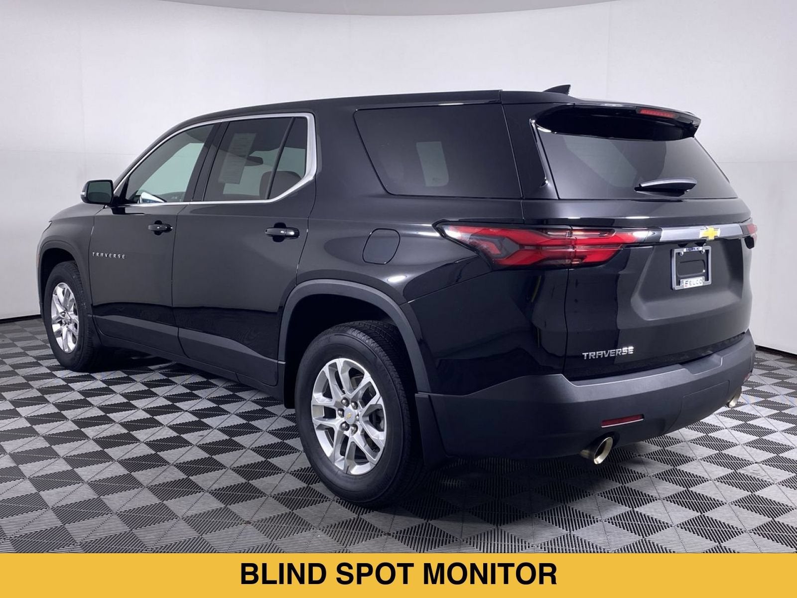 2023 Chevrolet Traverse LS