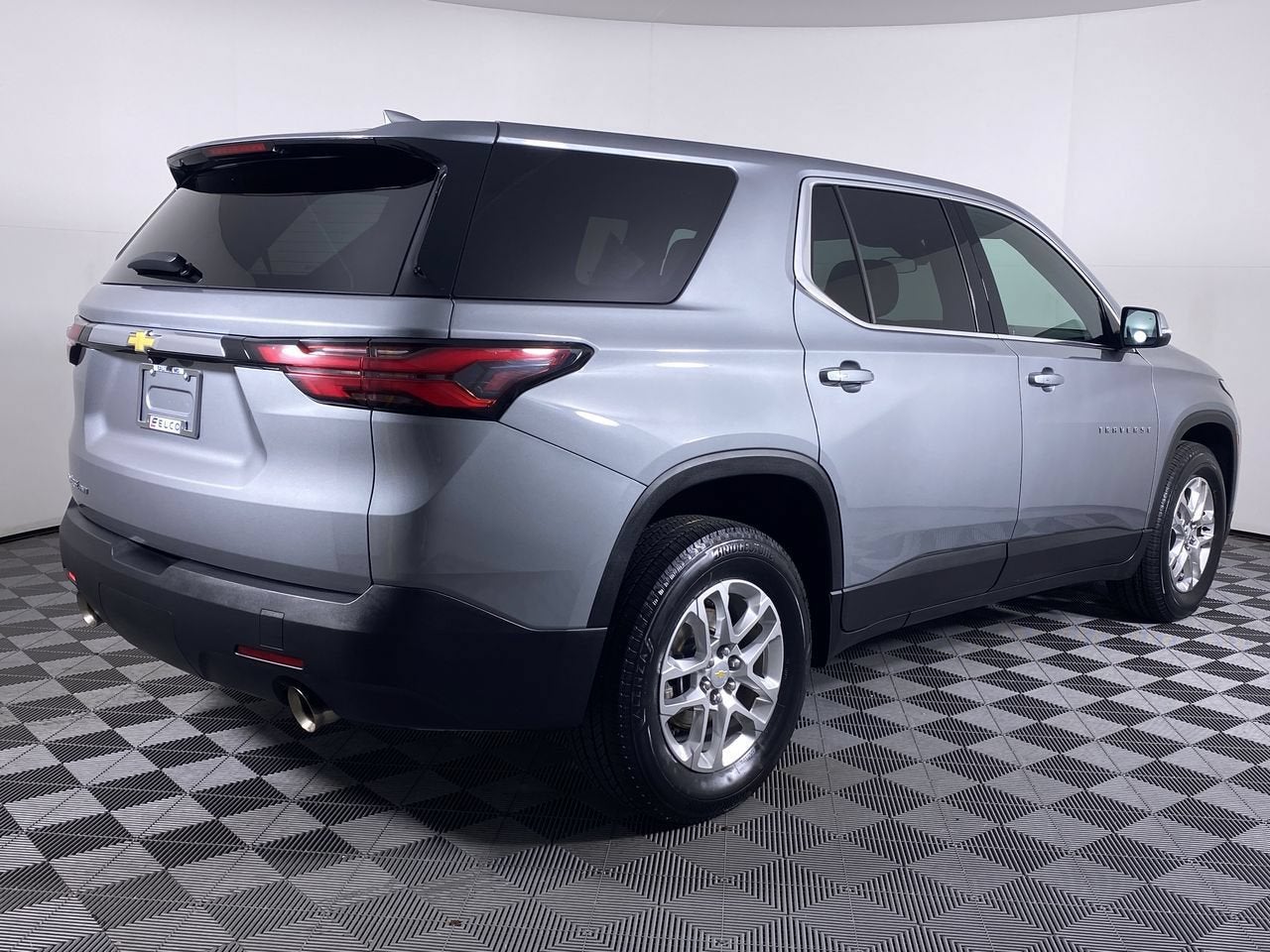 2023 Chevrolet Traverse LS - Photo 18