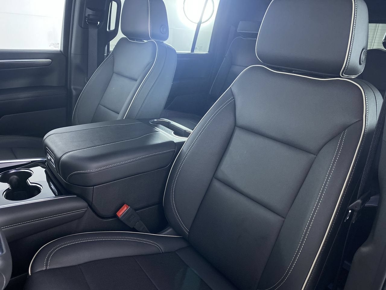 2025 Chevrolet Suburban Premier - Photo 10