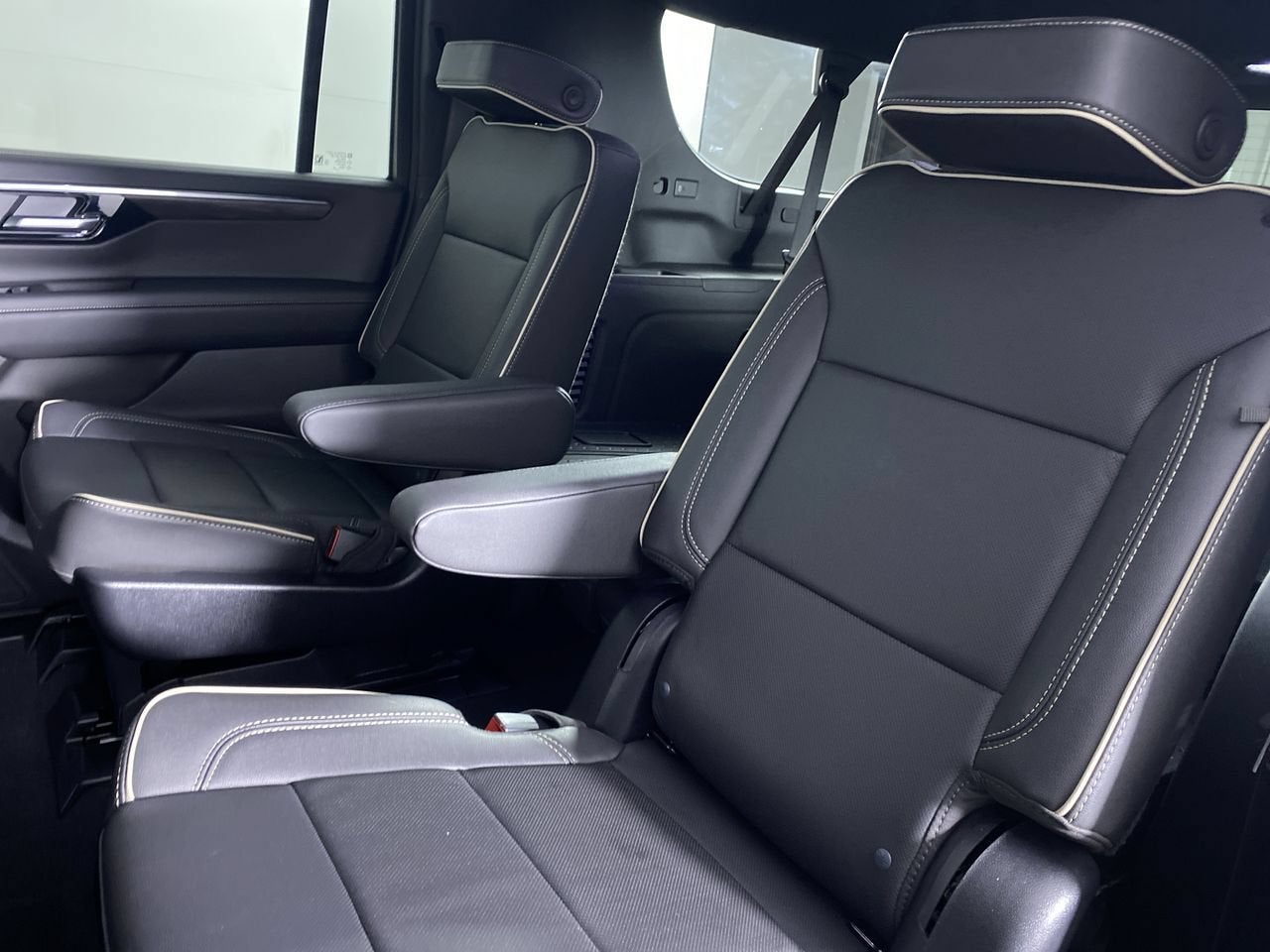 2025 Chevrolet Suburban Premier - Photo 13