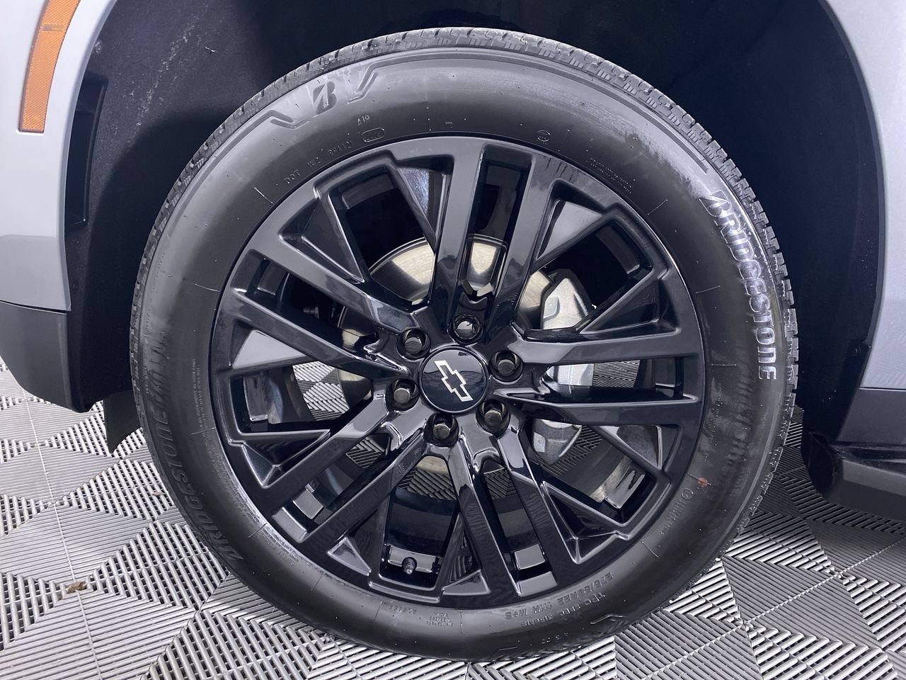2025 Chevrolet Suburban Premier - Photo 15