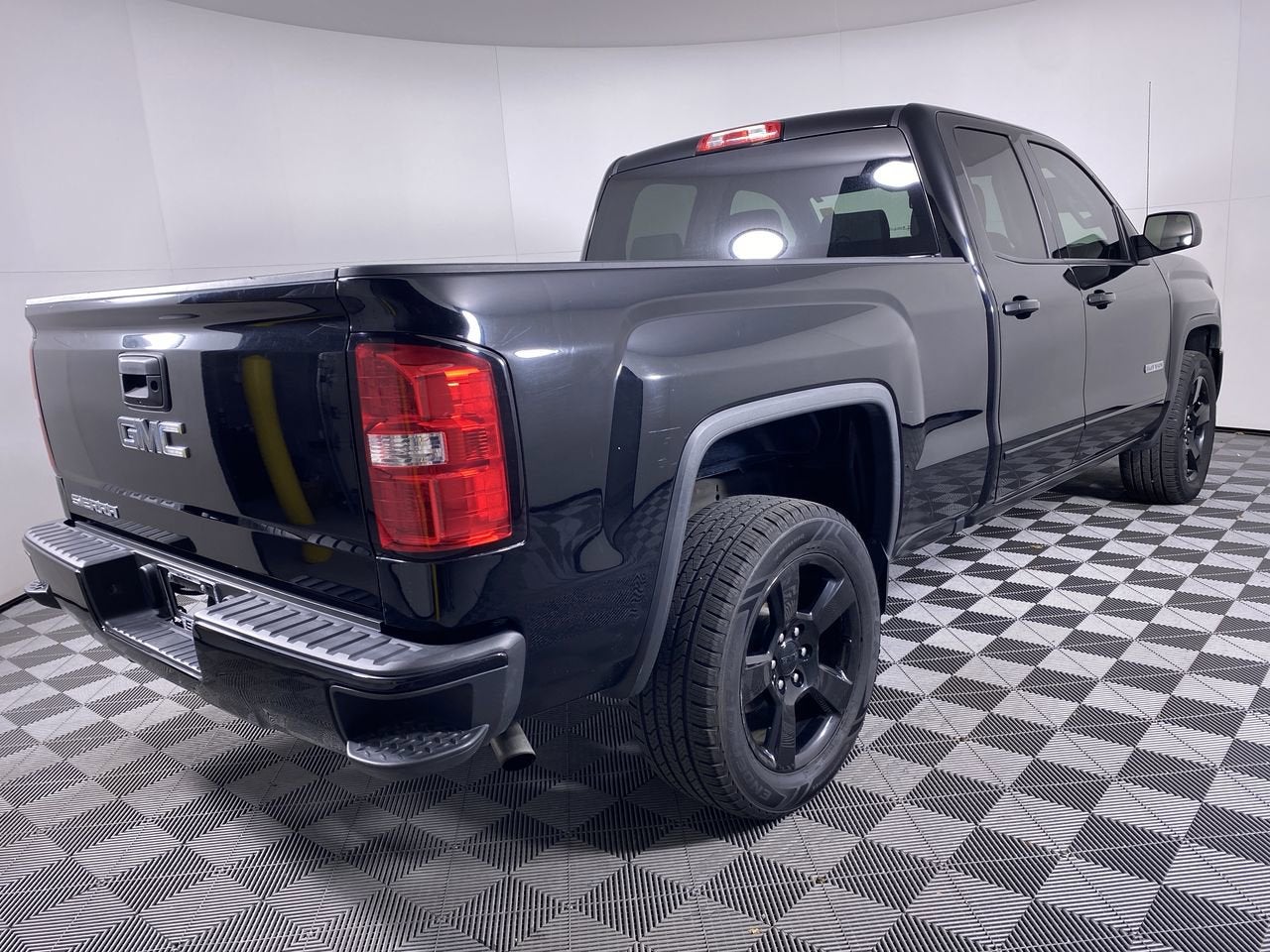 2018 GMC Sierra 1500 2WD Double Cab 143.5"