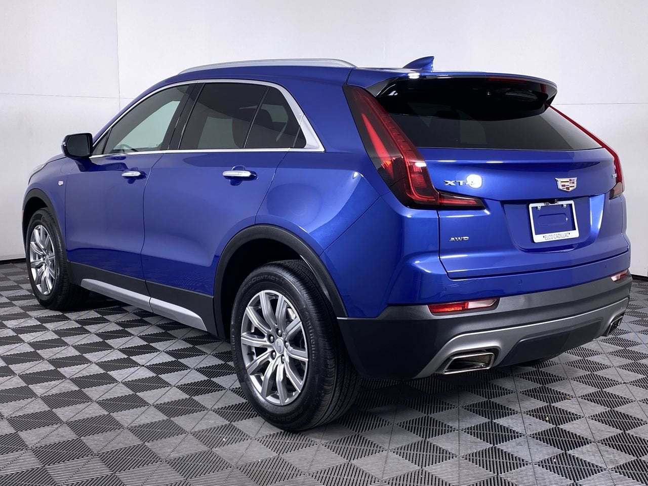 2023 Cadillac XT4 Premium Luxury