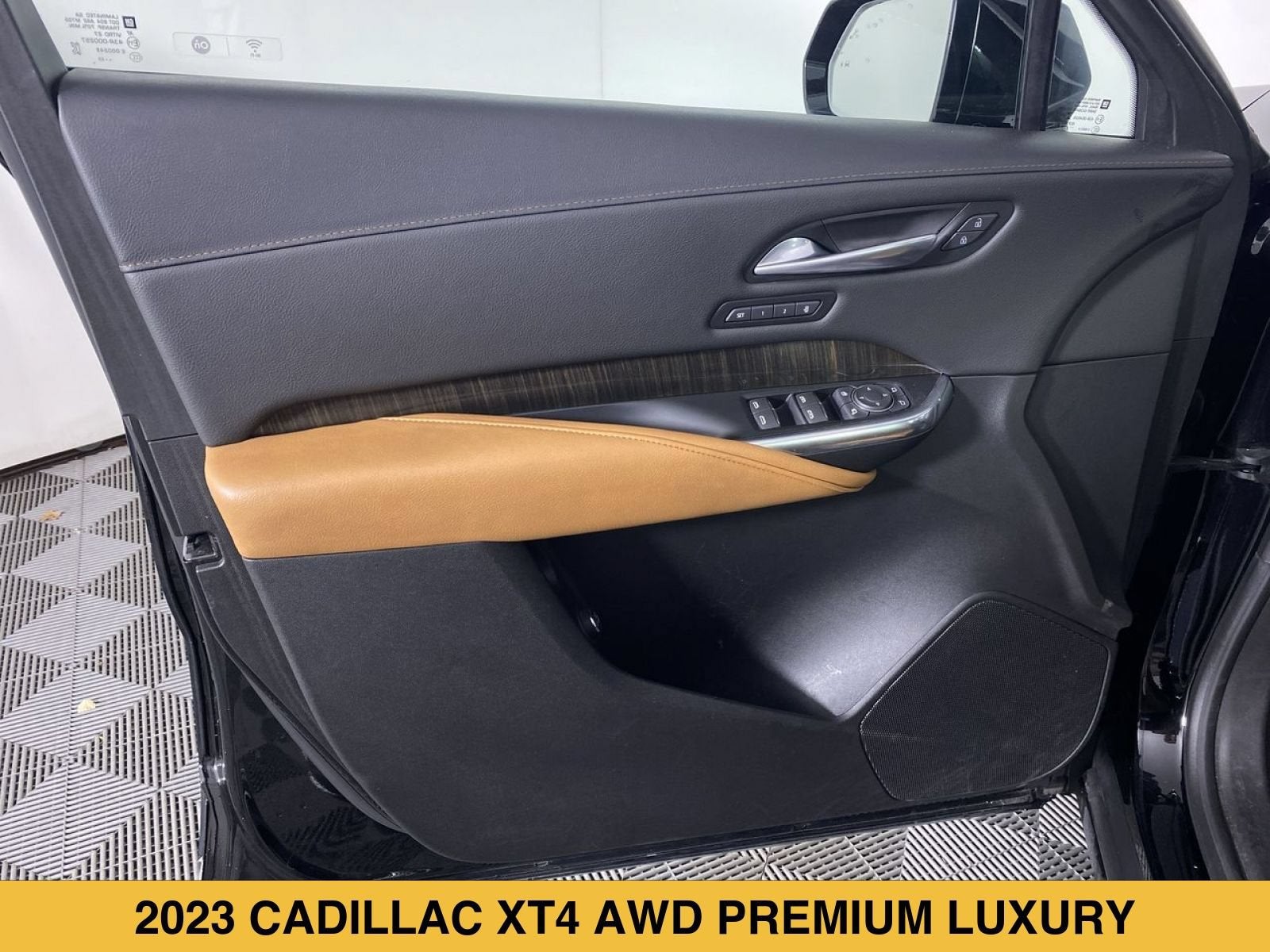 2023 Cadillac XT4 AWD Premium Luxury
