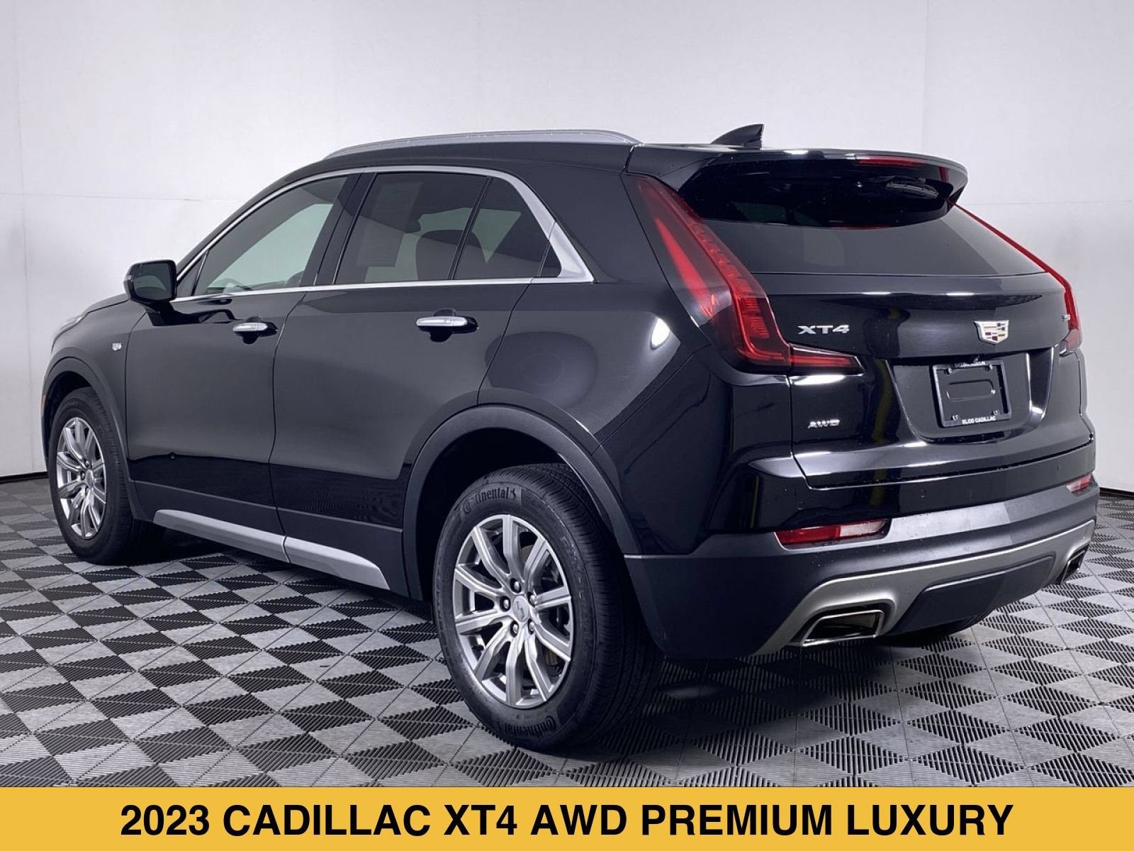 2023 Cadillac XT4 AWD Premium Luxury
