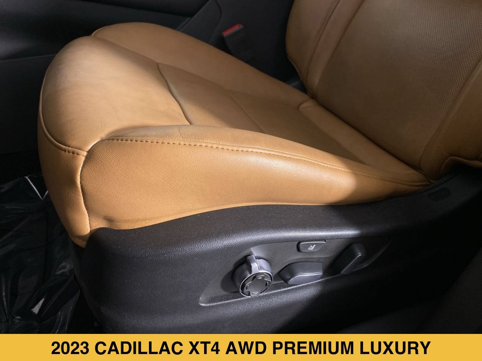 2023 Cadillac XT4 AWD Premium Luxury