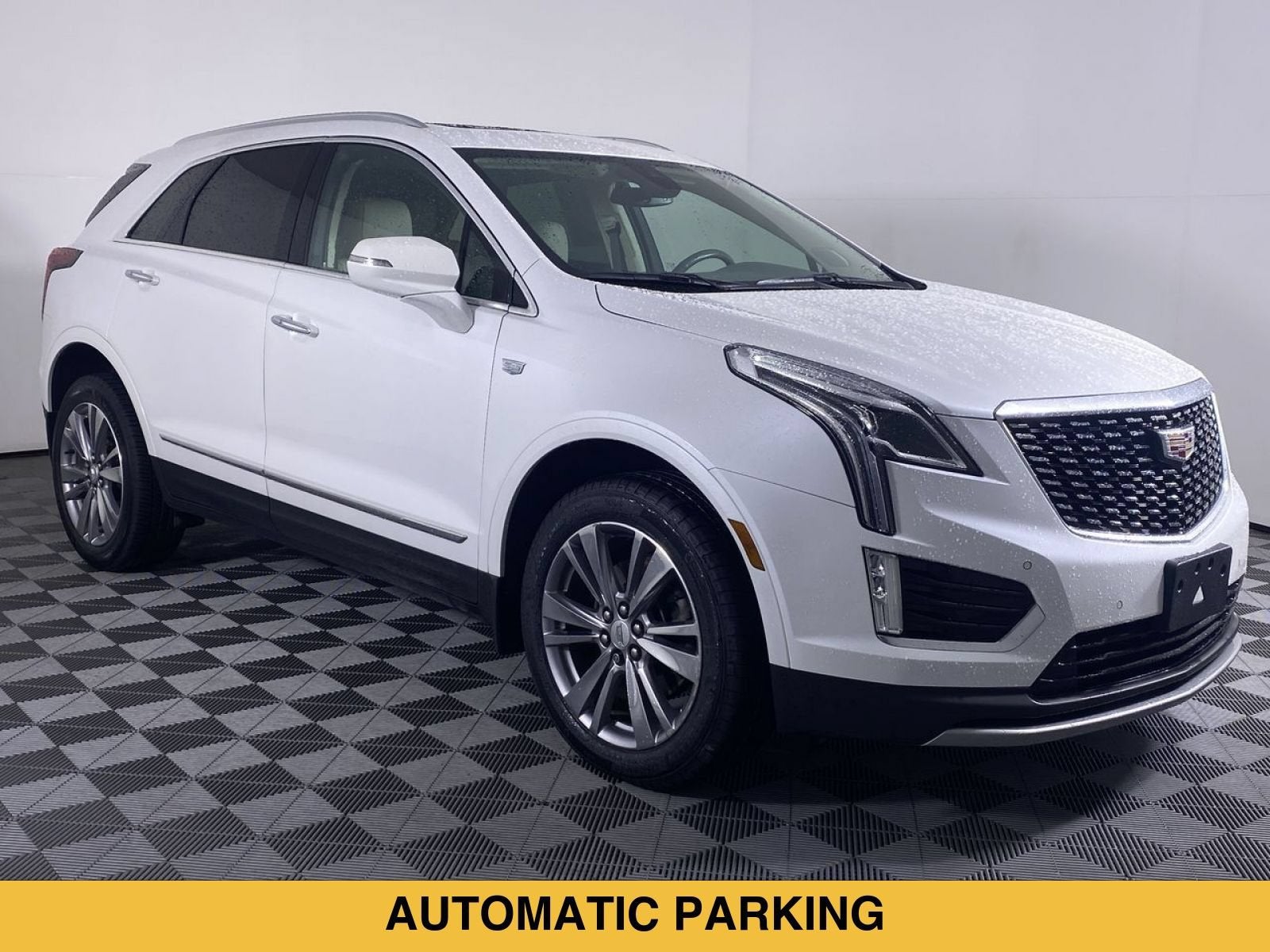 2023 Cadillac XT5 FWD Premium Luxury
