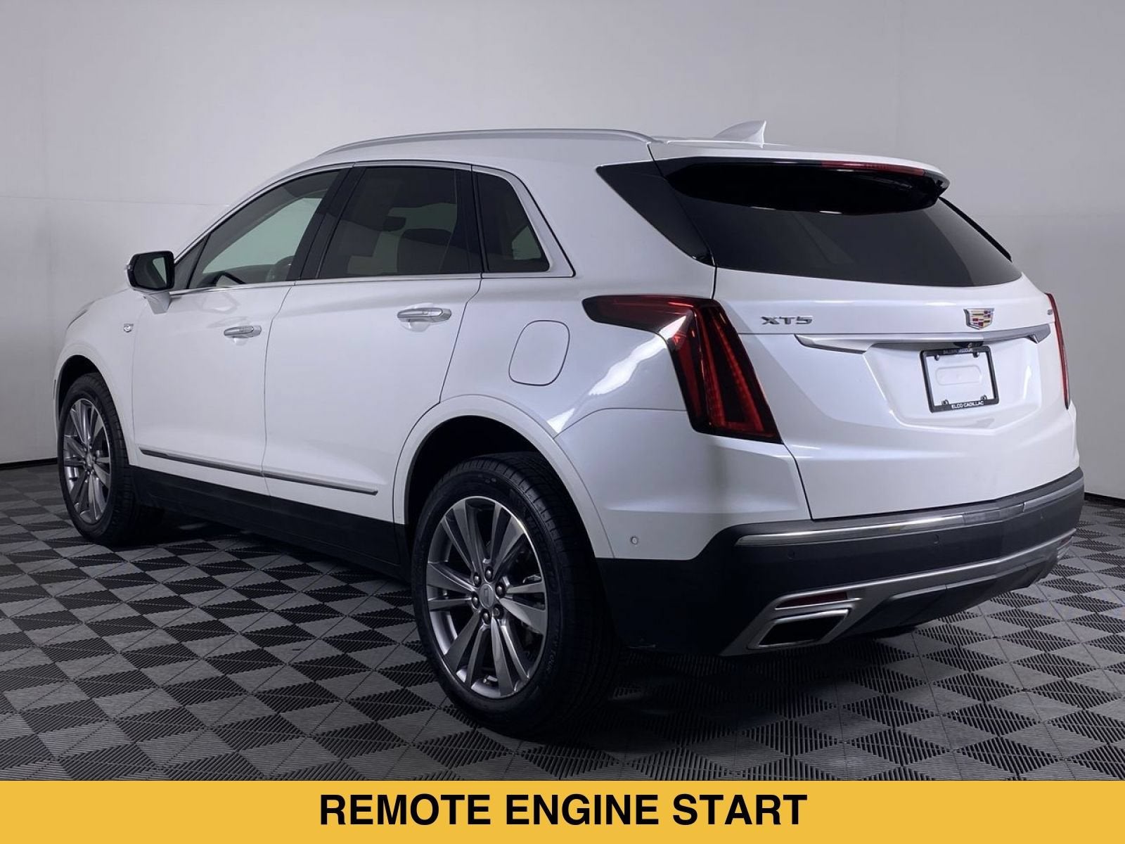 2023 Cadillac XT5 FWD Premium Luxury