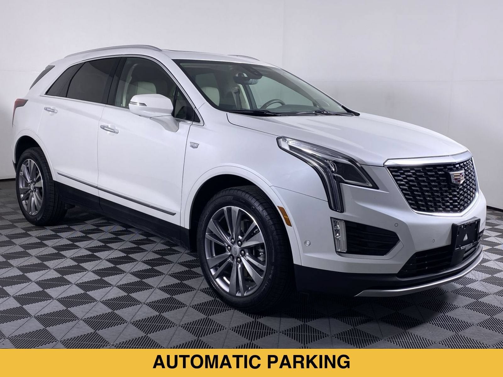 2023 Cadillac XT5 FWD Premium Luxury