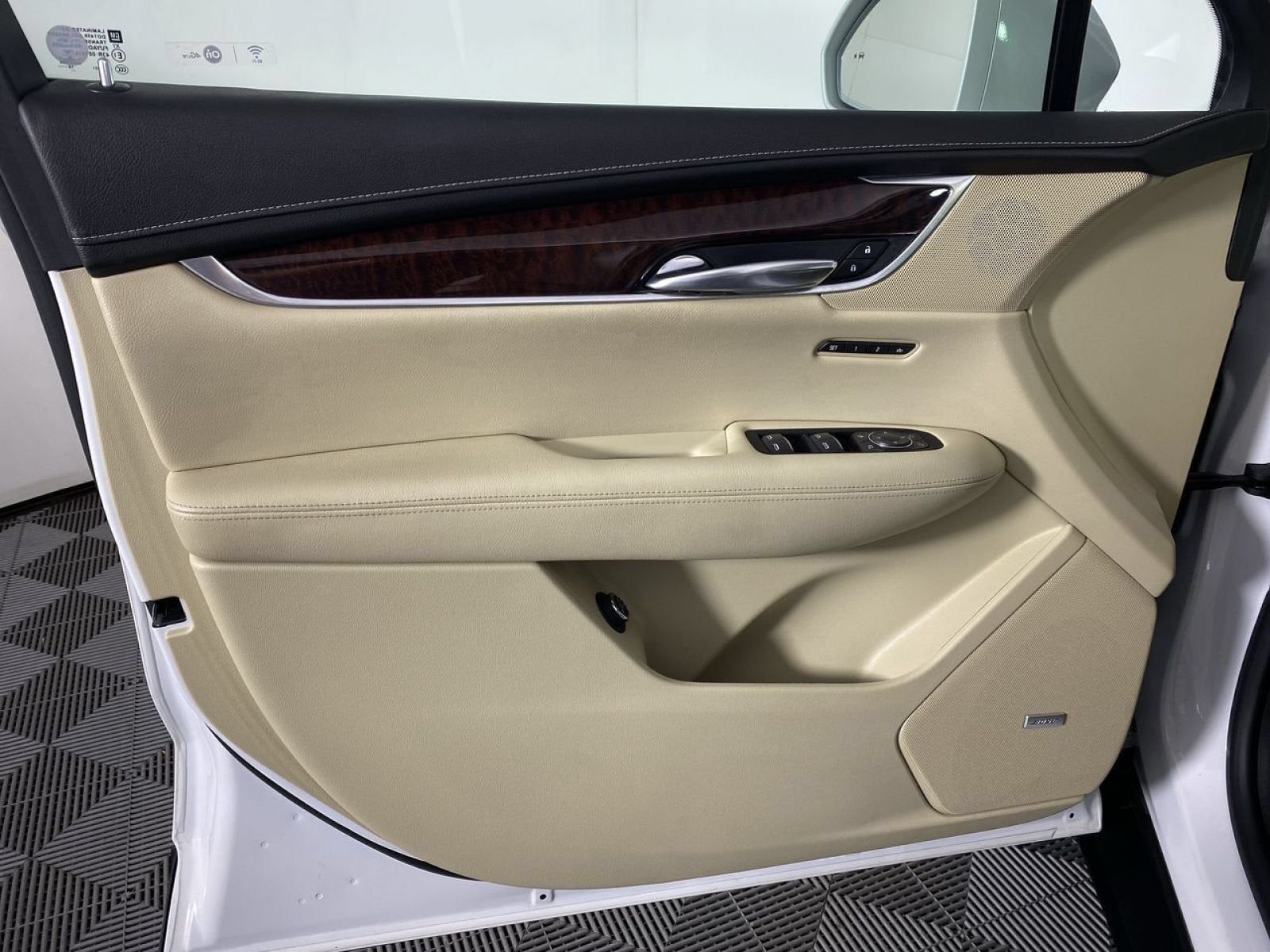 2017 Cadillac XT5 Premium Luxury FWD