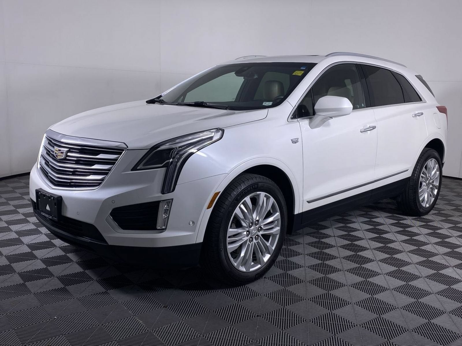 2017 Cadillac XT5 Premium Luxury FWD