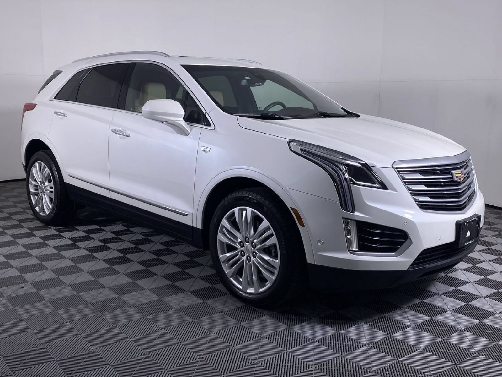 2017 Cadillac XT5 Premium Luxury FWD