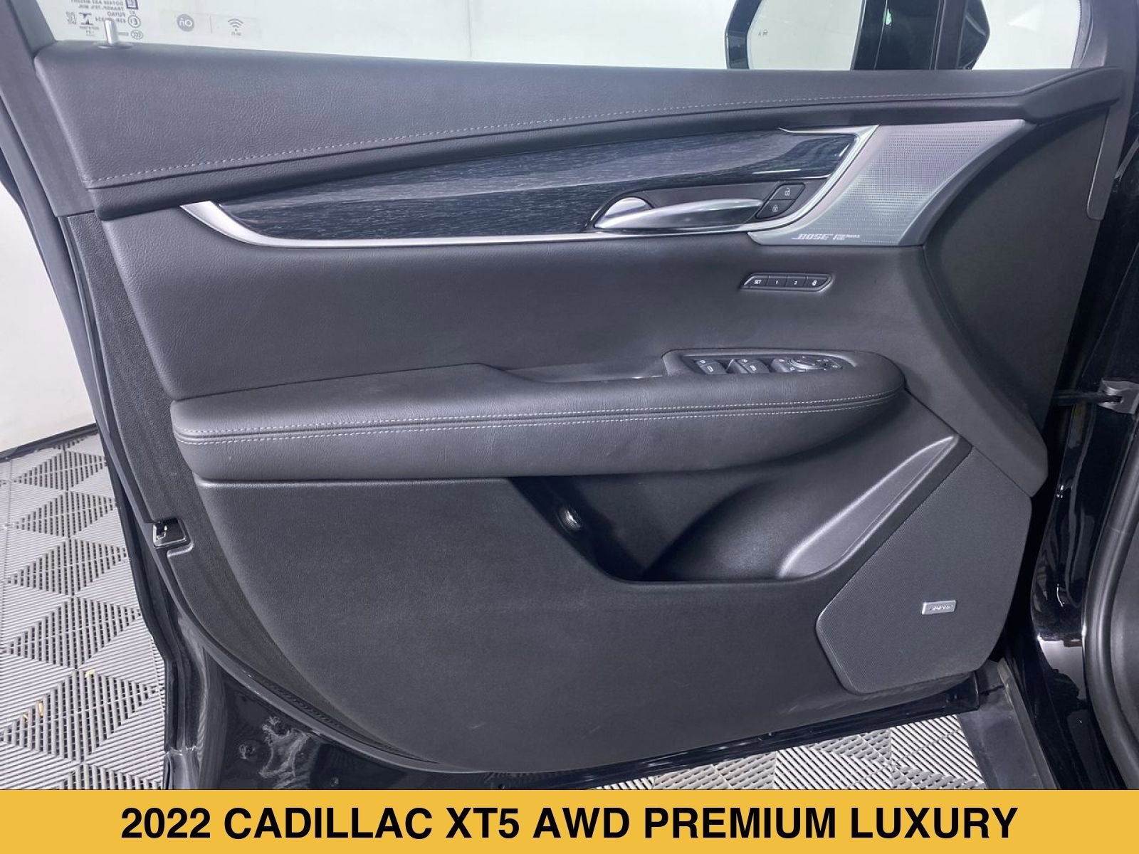 2022 Cadillac XT5 Premium Luxury