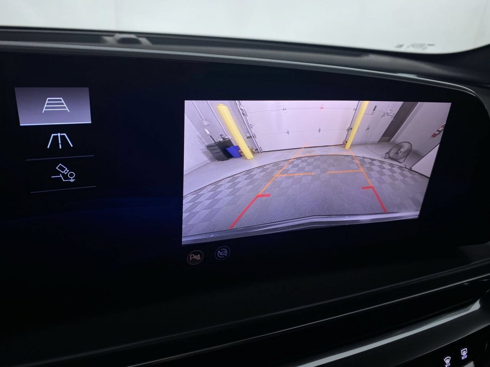 2024 Cadillac LYRIQ Tech
