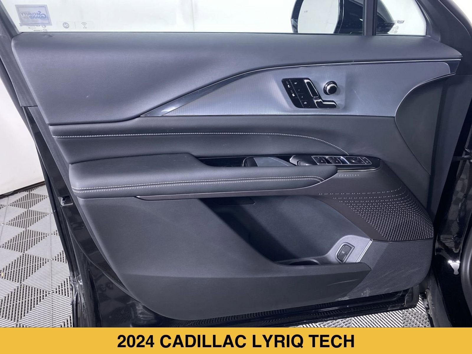 2024 Cadillac LYRIQ Tech
