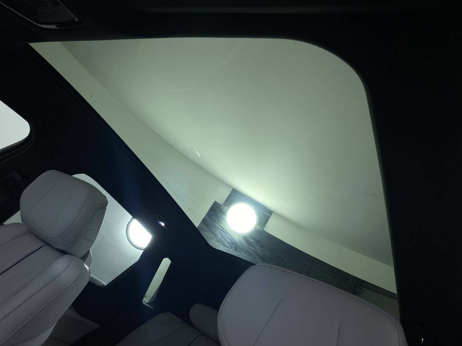 2024 Cadillac LYRIQ Luxury 1