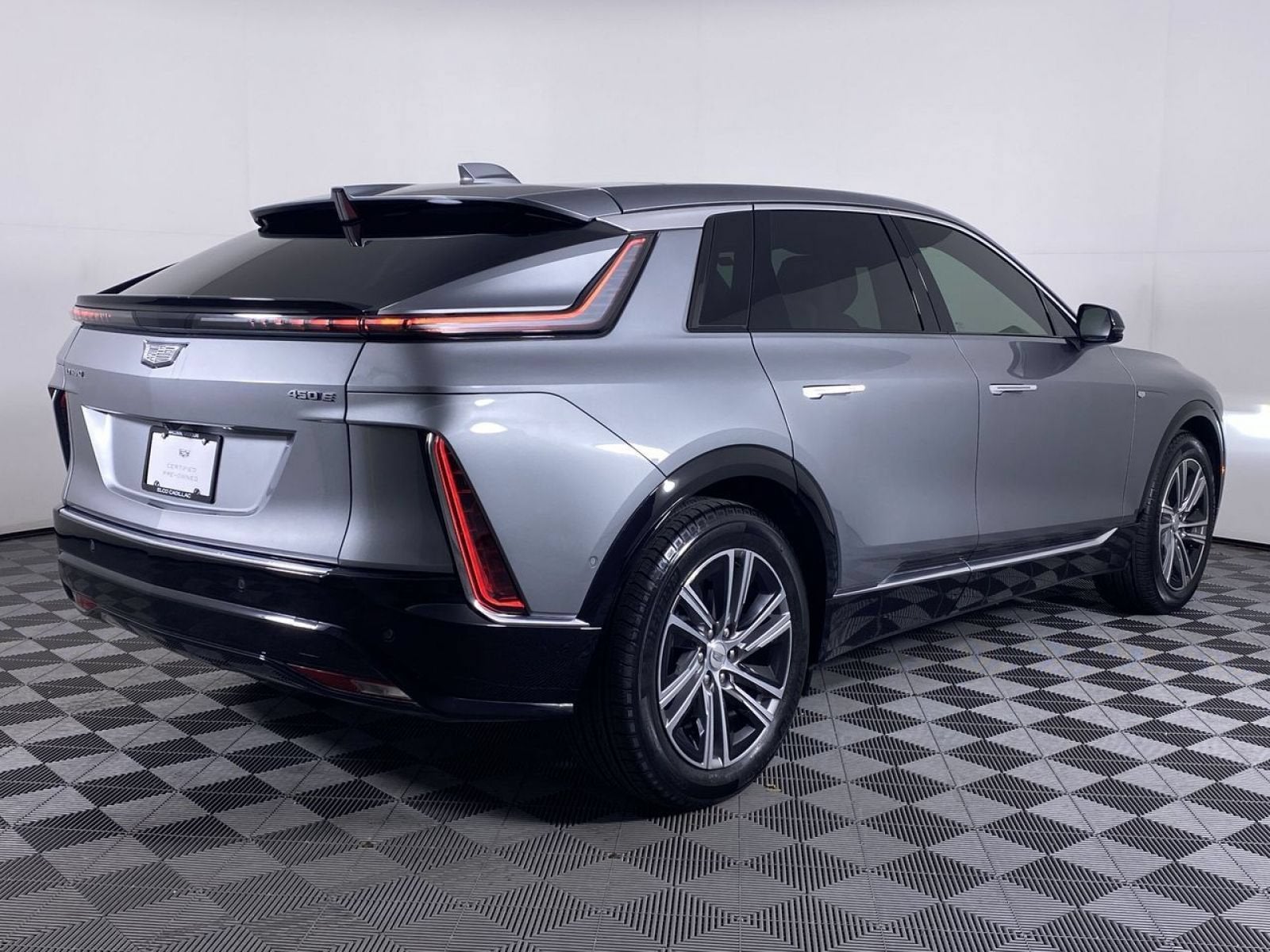 2024 Cadillac LYRIQ Luxury 1